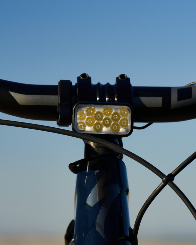 Knog Scheinwerfer Blinder X 1800 mit externem Akku 10'000 mAh