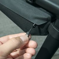 SKS Rahmentasche Race Frame Bag 650 ml mit Klettverschluss schwarz